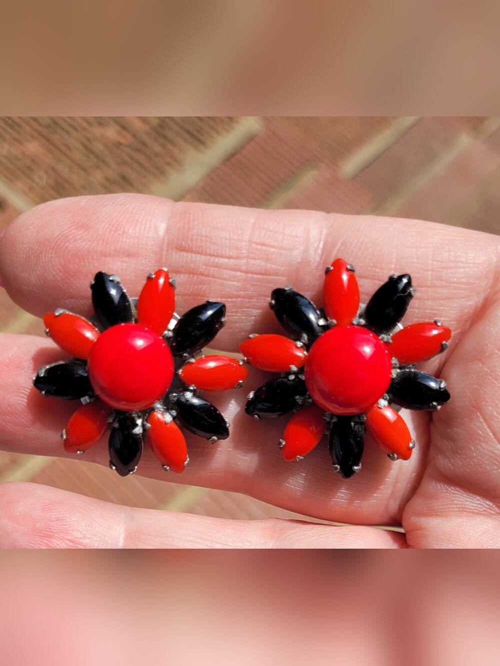 Vintage Milk Glass Screw Back Earrings